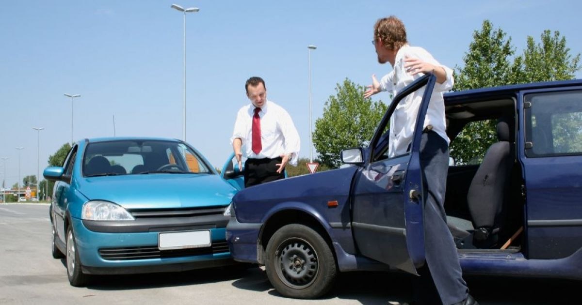 Când este obligatorie chemarea poliției după un accident auto: regulile pentru constatarea amiabilă