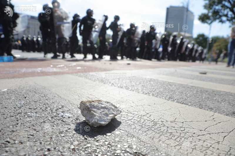 Arestări după protestul fermierilor din Piața Victoriei. Un bărbat a fost arestat preventiv
