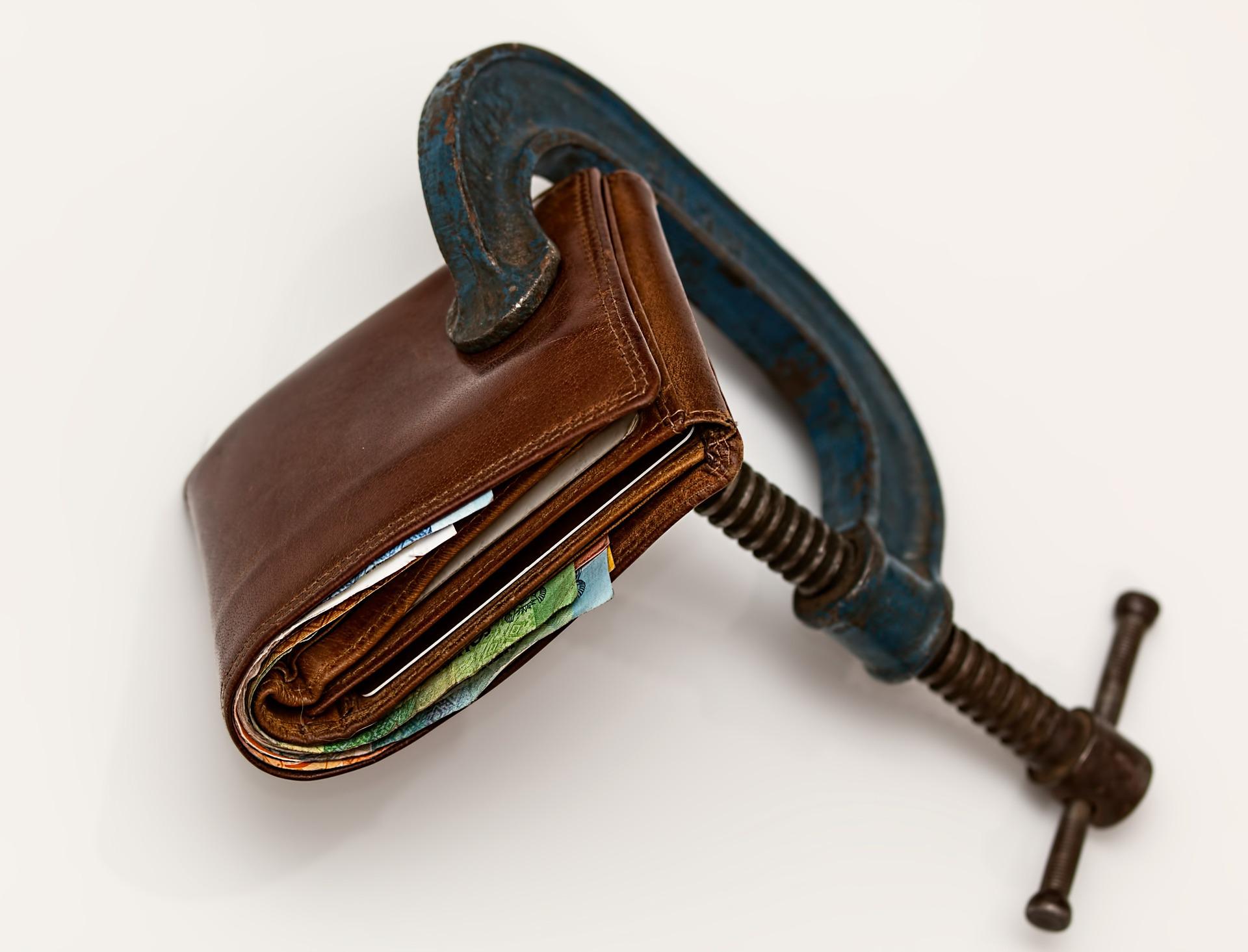 Salariul mediu din august 2026 a scăzut la 9.497 lei, puterea de cumpărare fiind aproape de nivelul anului trecut
