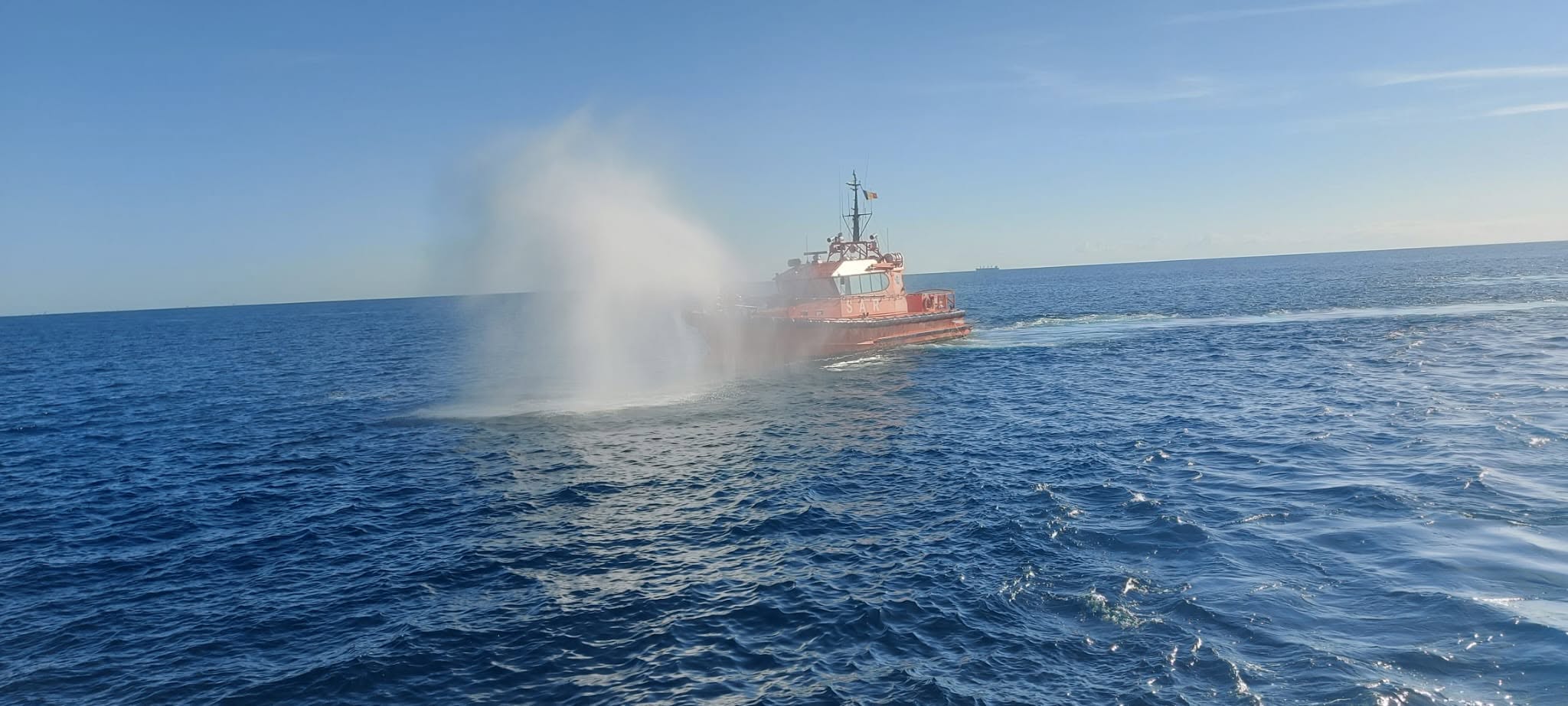 Misiune de salvare în Marea Neagră după incendiu la bordul navei Wide Trader lângă Sulina