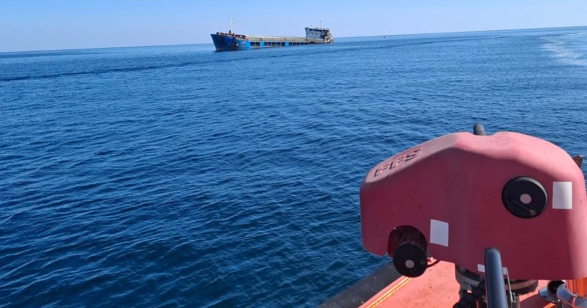 Alertă la Marea Neagră: Un petrolier care transportă substanțe chimice a luat foc lângă Sulina