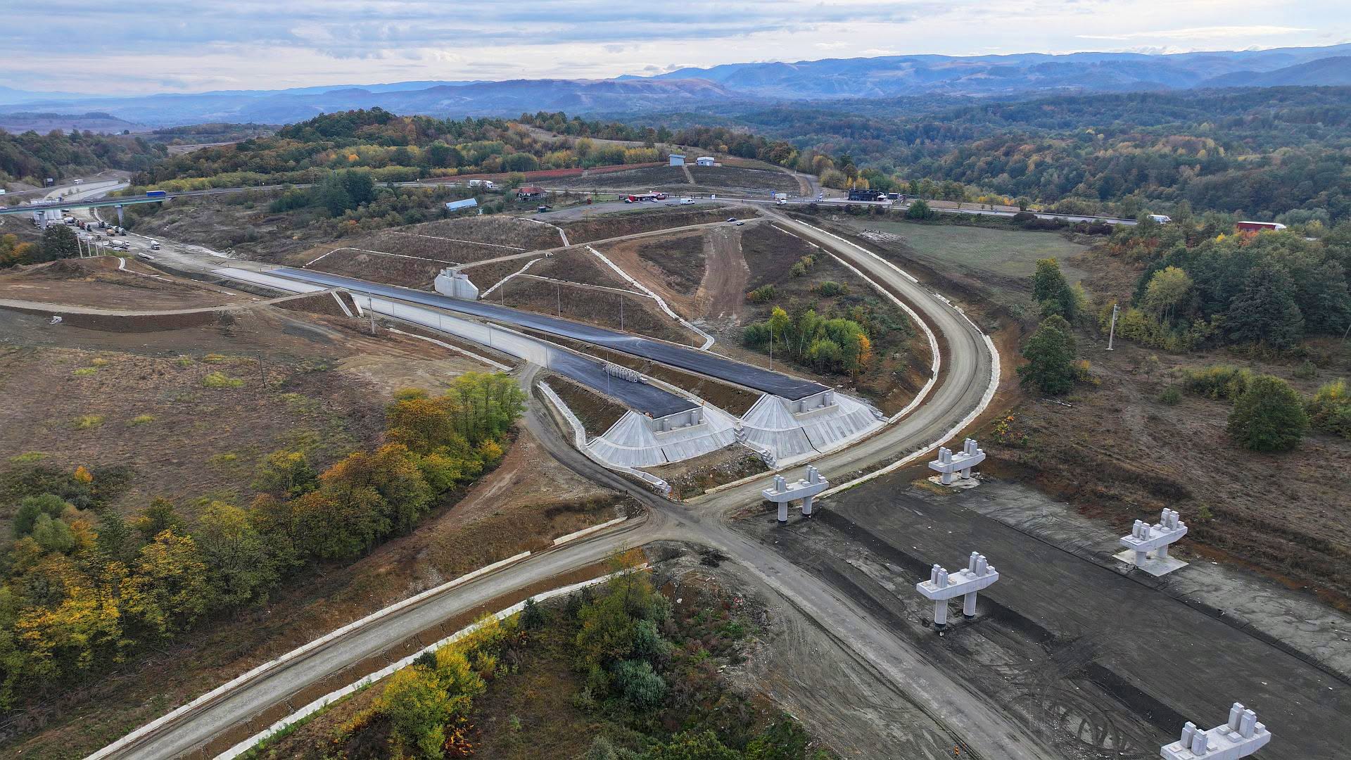 Lucrările la autostrada A1, pe sectorul Margina – Holdea, au ajuns la un progres de 70% la viaducte