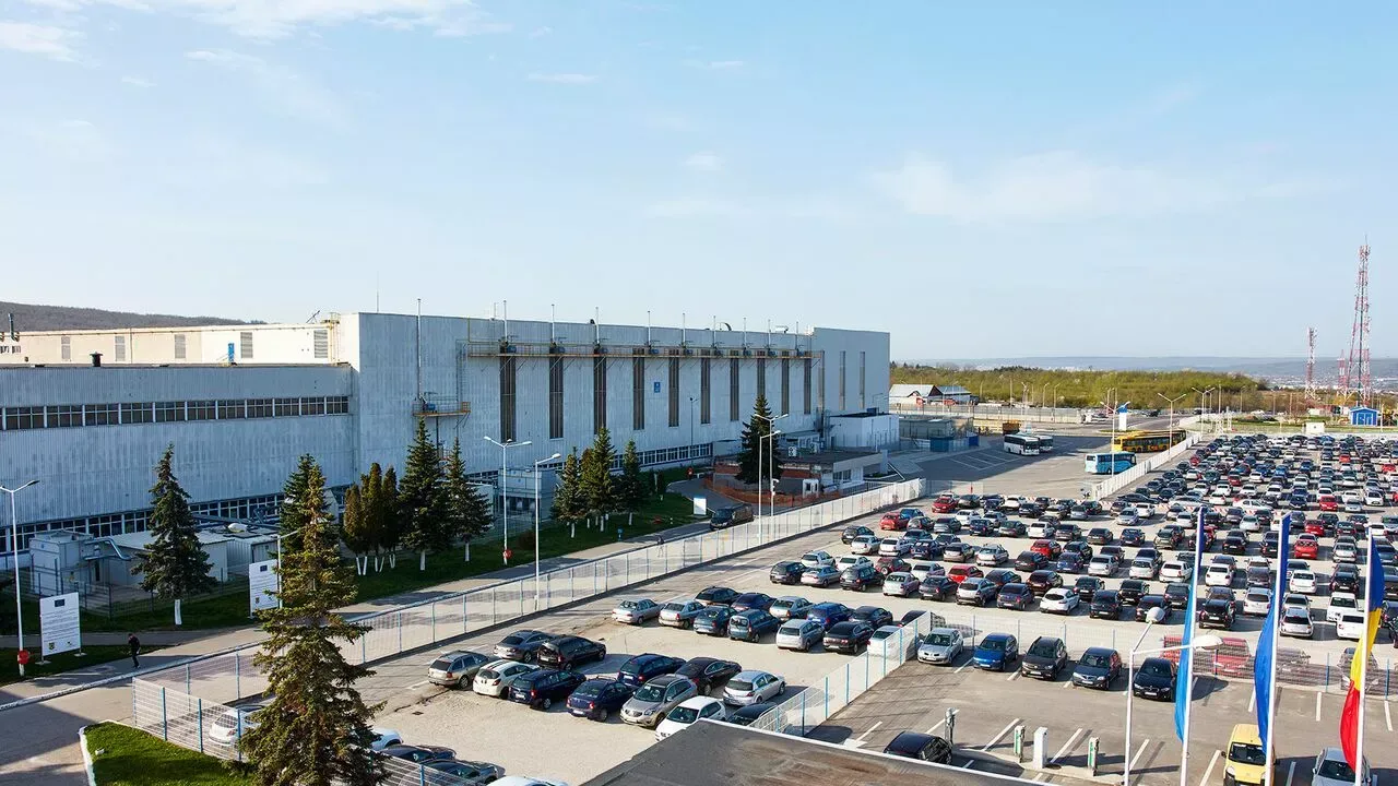 Dacia pierde mii de angajați: efectivul de personal a scăzut semnificativ față de anul 2019
