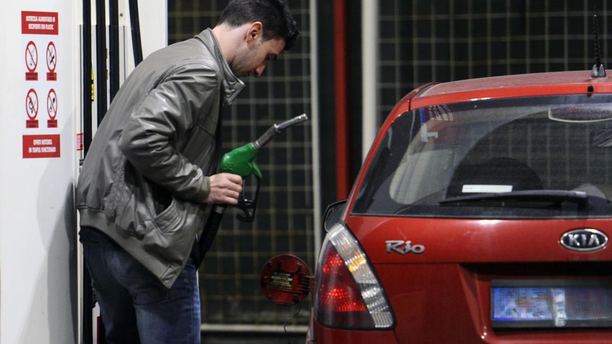 Ministerul Finanțelor prelungește reducerea accizei la motorină cu 25% până la sfârșitul lunii octombrie