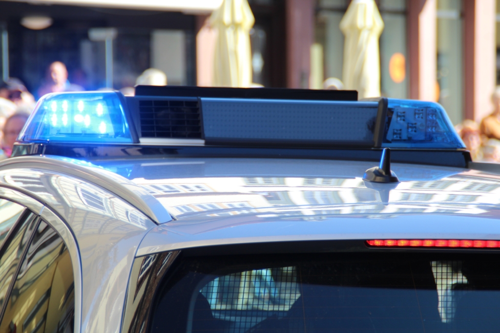 O tânără cu autism a fost sechestrată și maltratată în Dolj, polițiștii au trimis-o acasă după o fractură de mandibulă