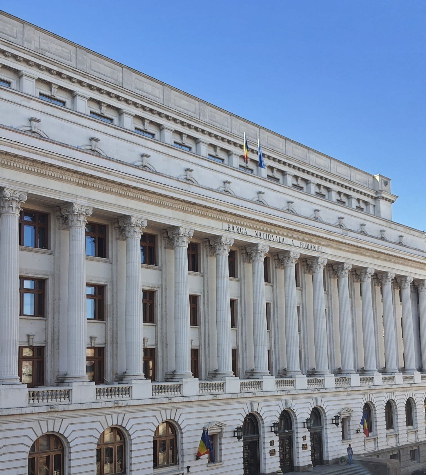 BNR: Investițiile străine directe au scăzut cu peste 62%, iar datoria externă a ajuns la 238 de miliarde de euro