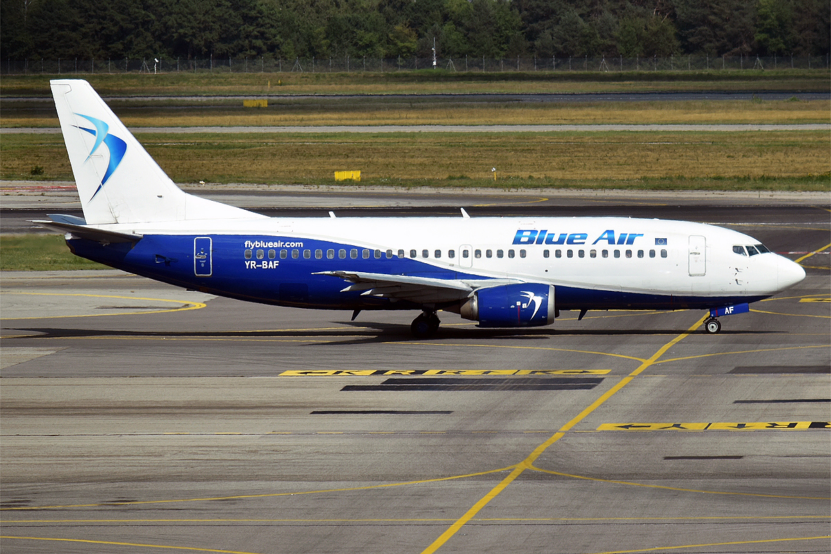 Avionul Blue Air blocat sub un pod va deveni atracție într-un complex de agrement la Voluntari