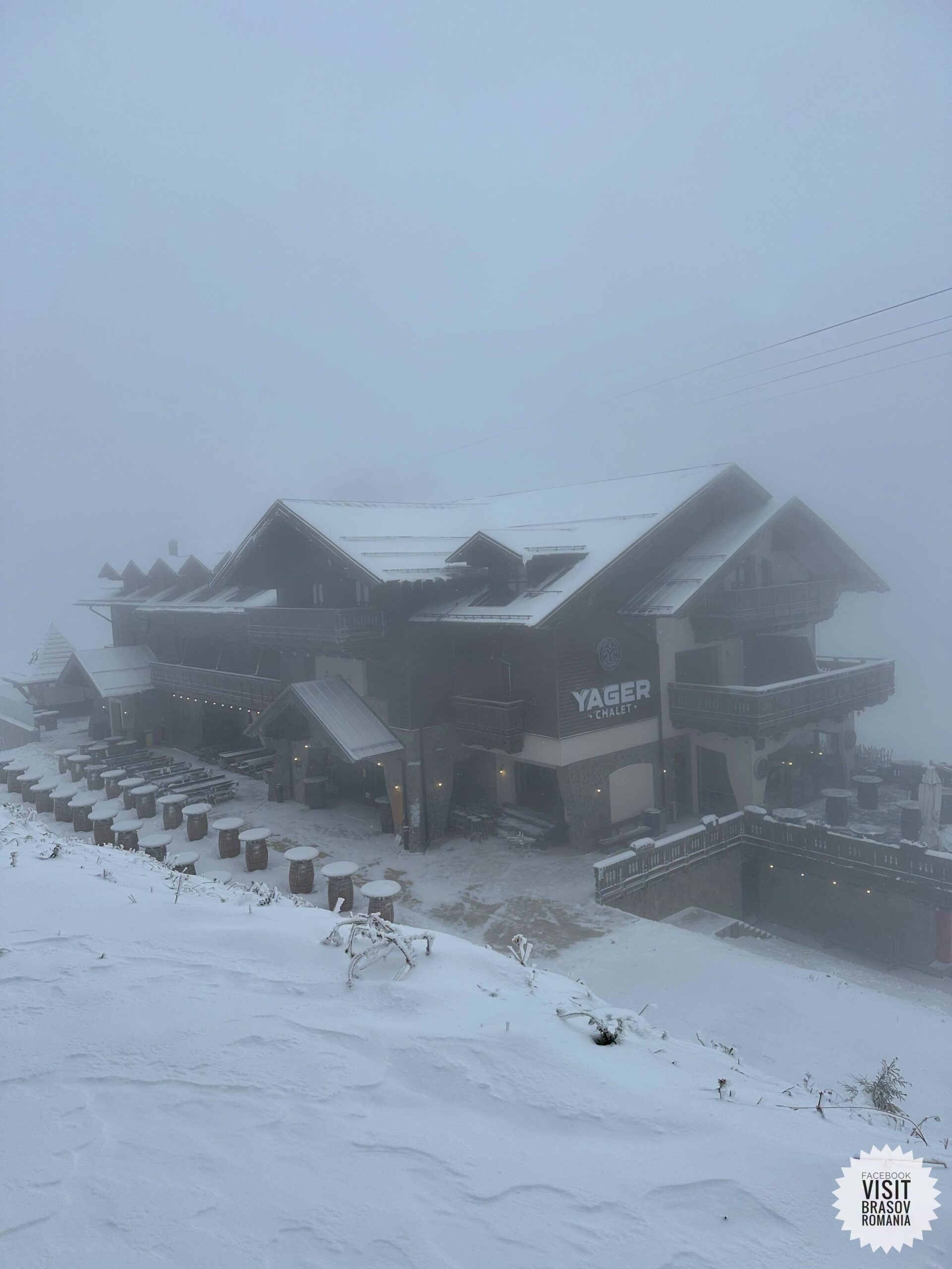 Avertisment de la Salvamont: Ninge pe Transfăgărășan și în Poiana Brașov, vizibilitatea este redusă