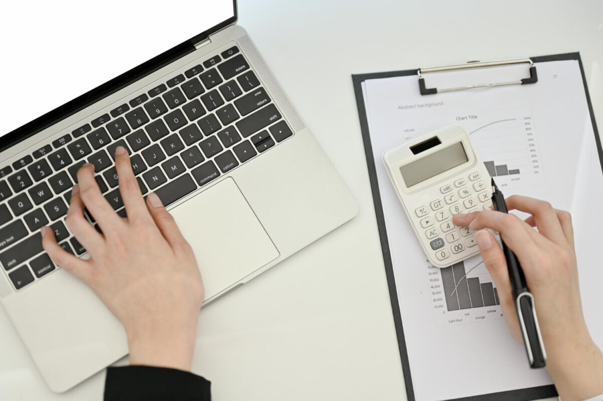 Programul de guvernare Luca Niculescu: Fără majorări salariale pentru bugetari în ianuarie 2027