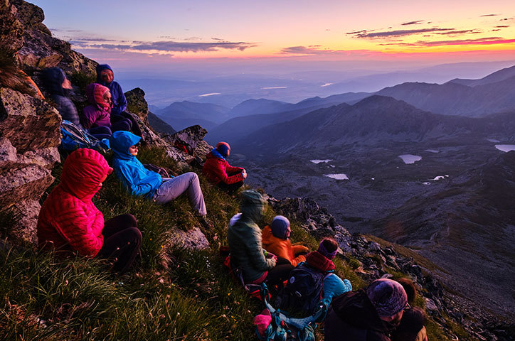 Transformarea pasiunii pentru munte într-un business: creșterea pieței de turism de aventură