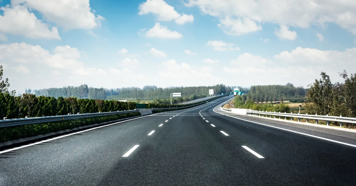 Plan de investiții masiv în infrastructură: peste 2.000 km de drumuri și autostrăzi până în 2028
