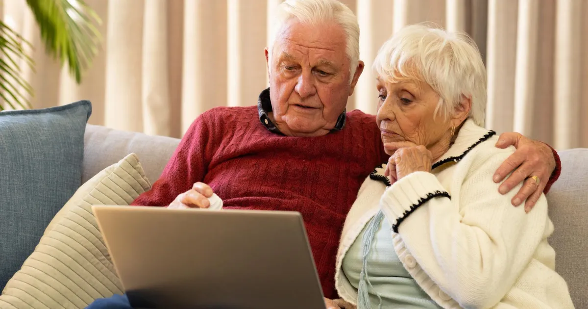 Beneficii și măsuri de sprijin pentru pensionari în anul 2027, conform Programului de guvernare