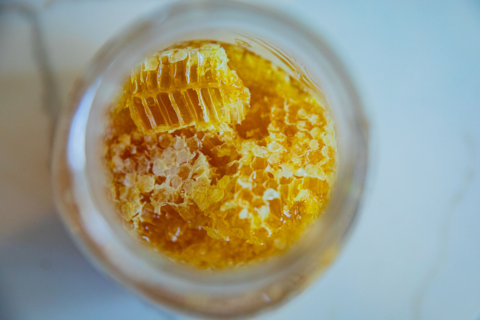 Oferte la produse apicole în octombrie 2026: reduceri la lăptișor de matcă și miere de Manuka