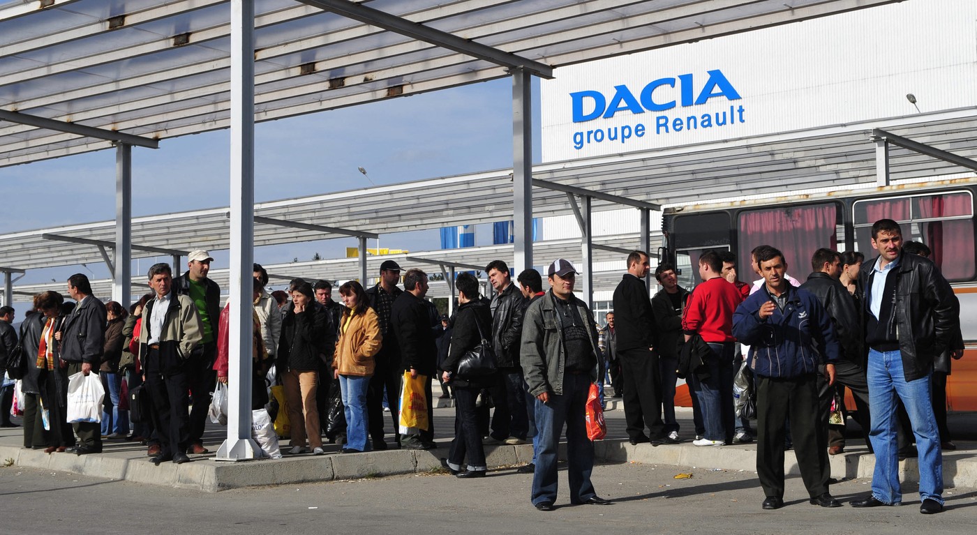 Producția Dacia din Mioveni a scăzut semnificativ în septembrie. Ritmul zilnic este sub 1.000 de mașini