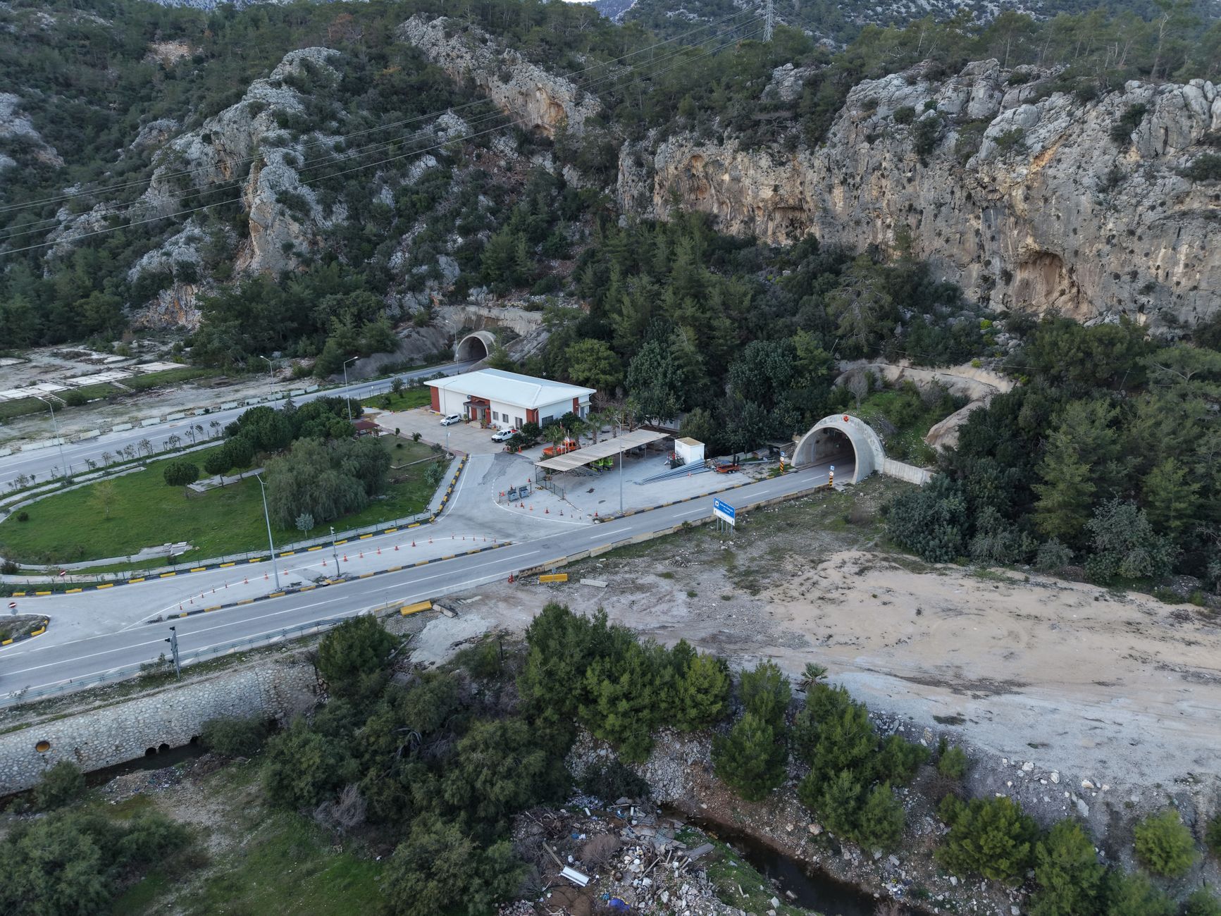 Lucrările pe Autostrada Sibiu - Pitești continuă: Tunelul Robești a ajuns la 40% din execuție