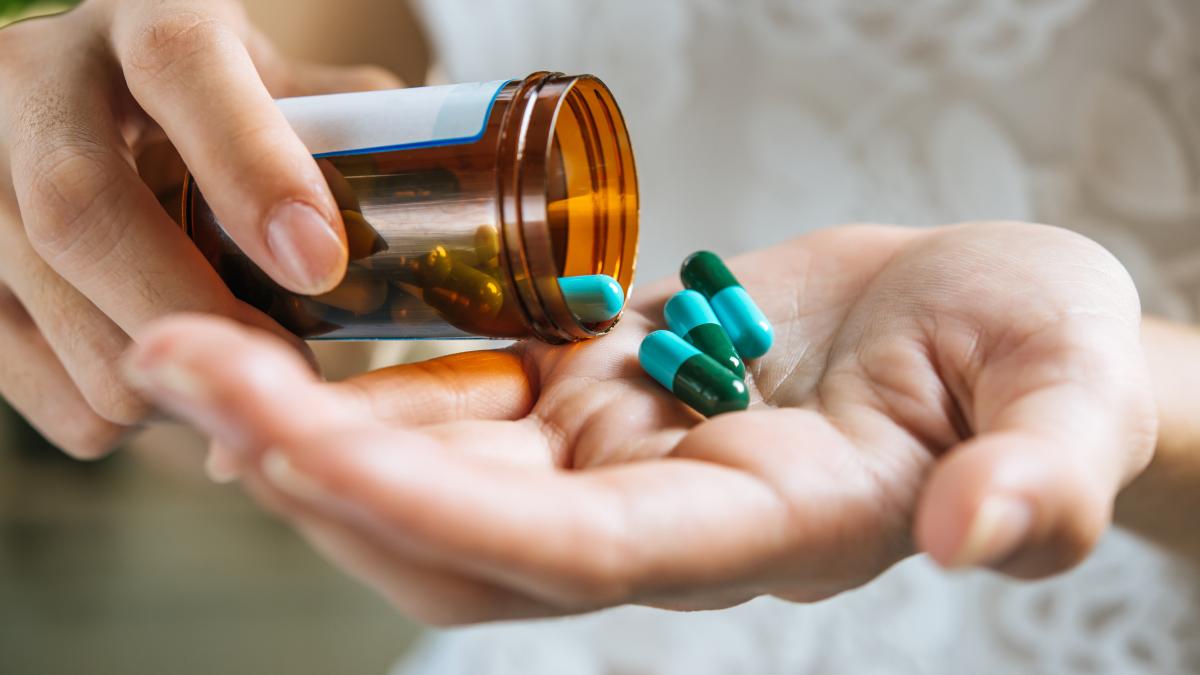 Criza politică și financiară afectează sectorul sănătății: farmacii închis și stocuri reduse de medicamente