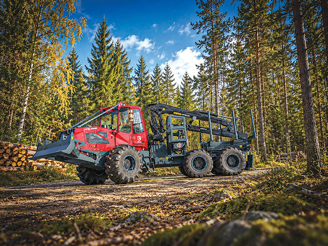 IRUM Reghin lansează la München noul tractor forestier TAF-X Combi, cu o putere de 225 CP