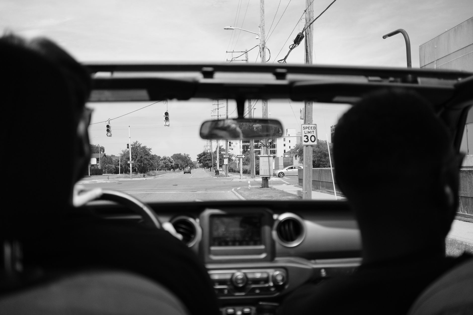 Regula rutieră ignorată de mulți șoferi: Cum funcționează limita de viteză la intrarea în localitate