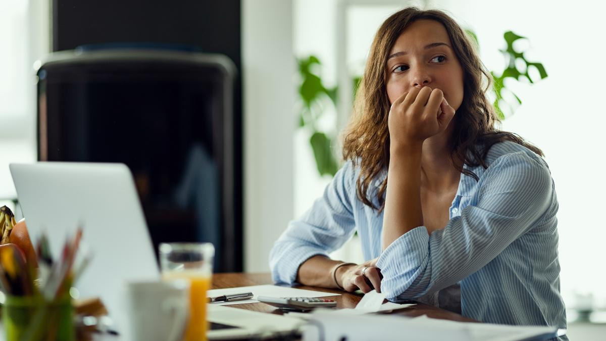 Piața muncii și amenințarea AI: De ce rata șomajului în rândul tinerilor a ajuns la 30%