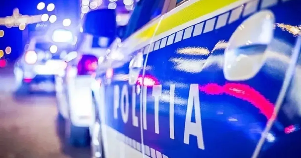 Accident rutier violent în Piața Operei din București: un autovehicul s-a răsturnat