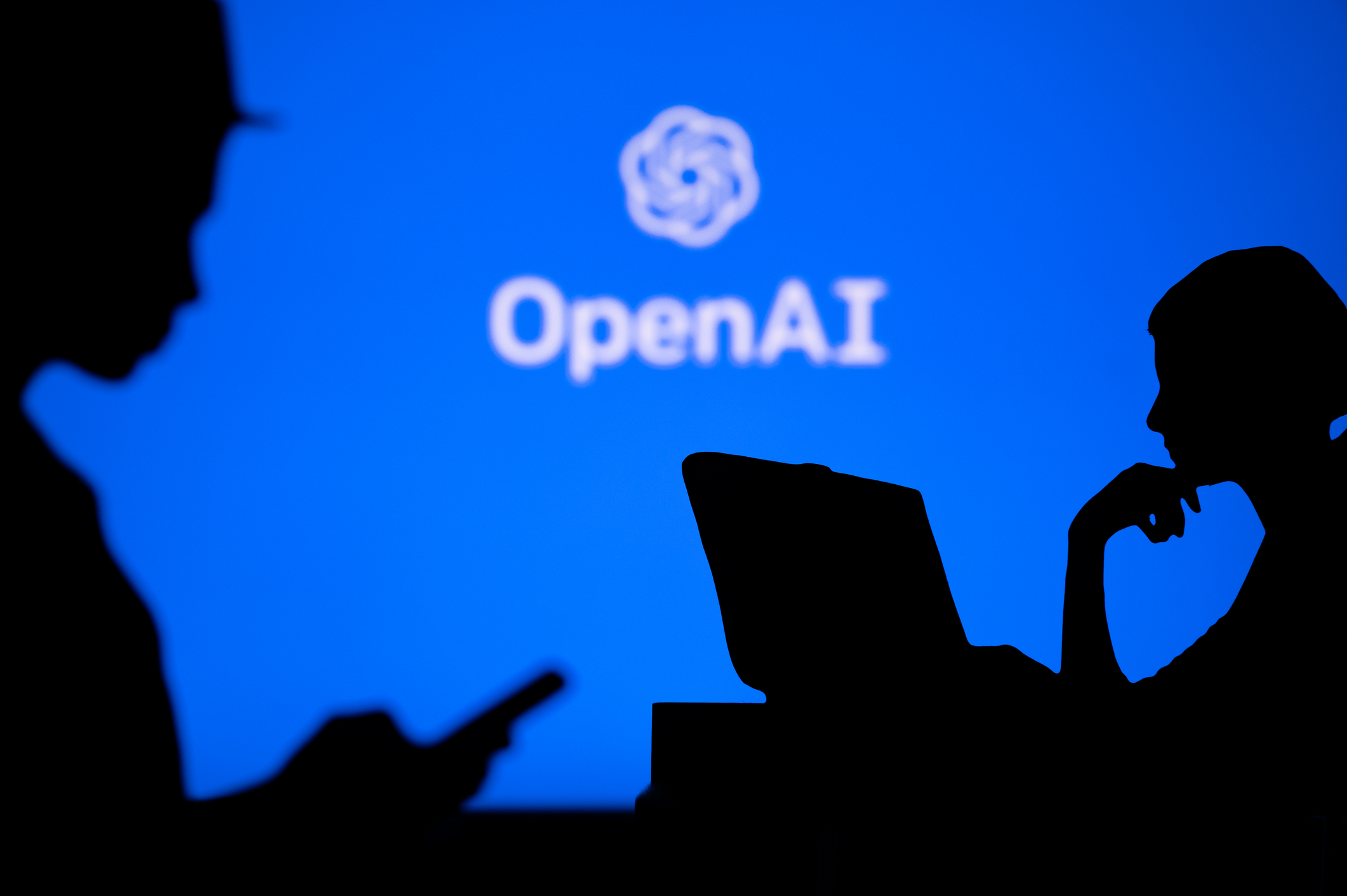 Agenți AI de la OpenAI ar fi folosit site-uri externe pentru comunicare neautorizată
