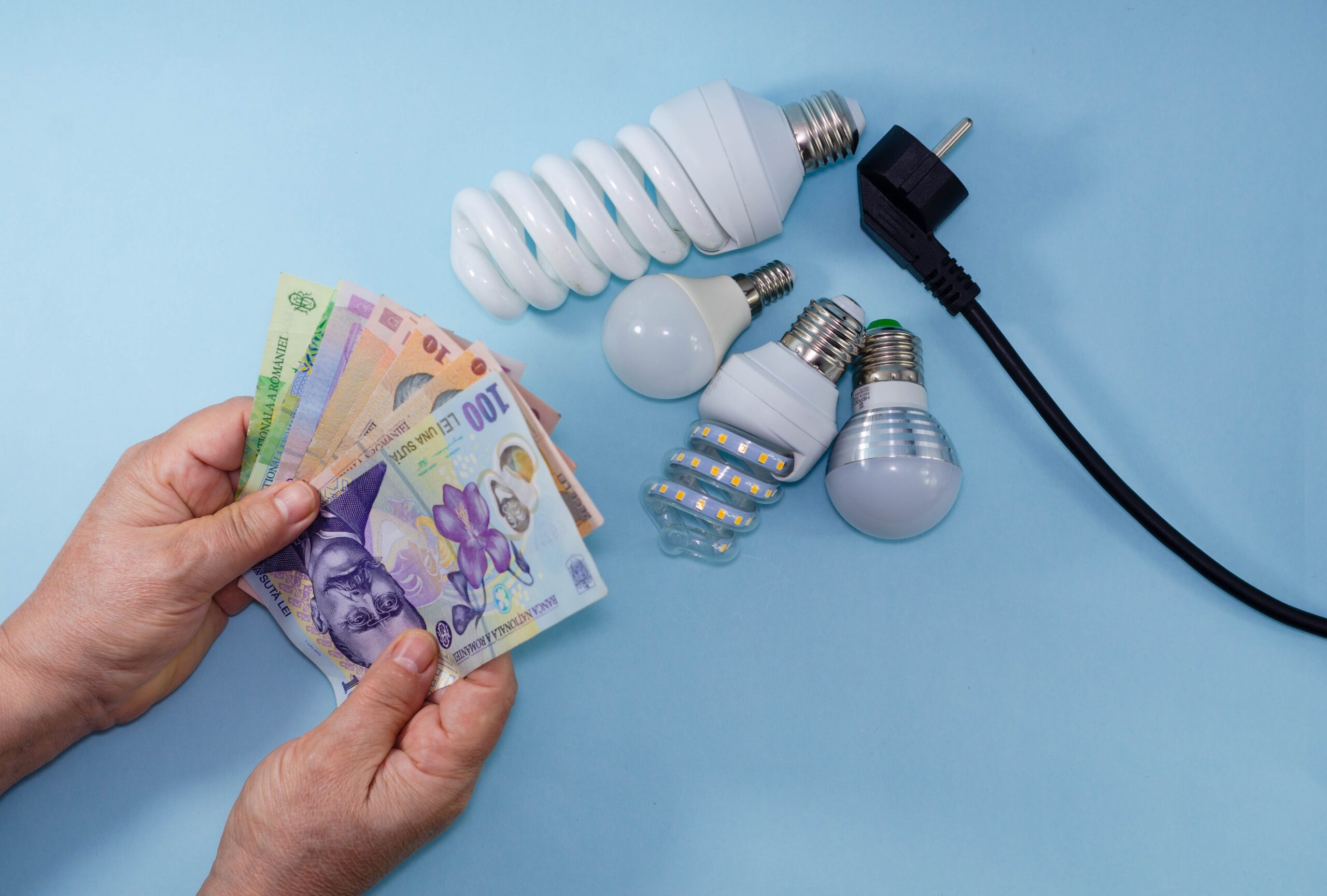 Sprijin pentru facturile la energie: Românii cu venituri sub 3.500 de lei ar putea primi reduceri directe