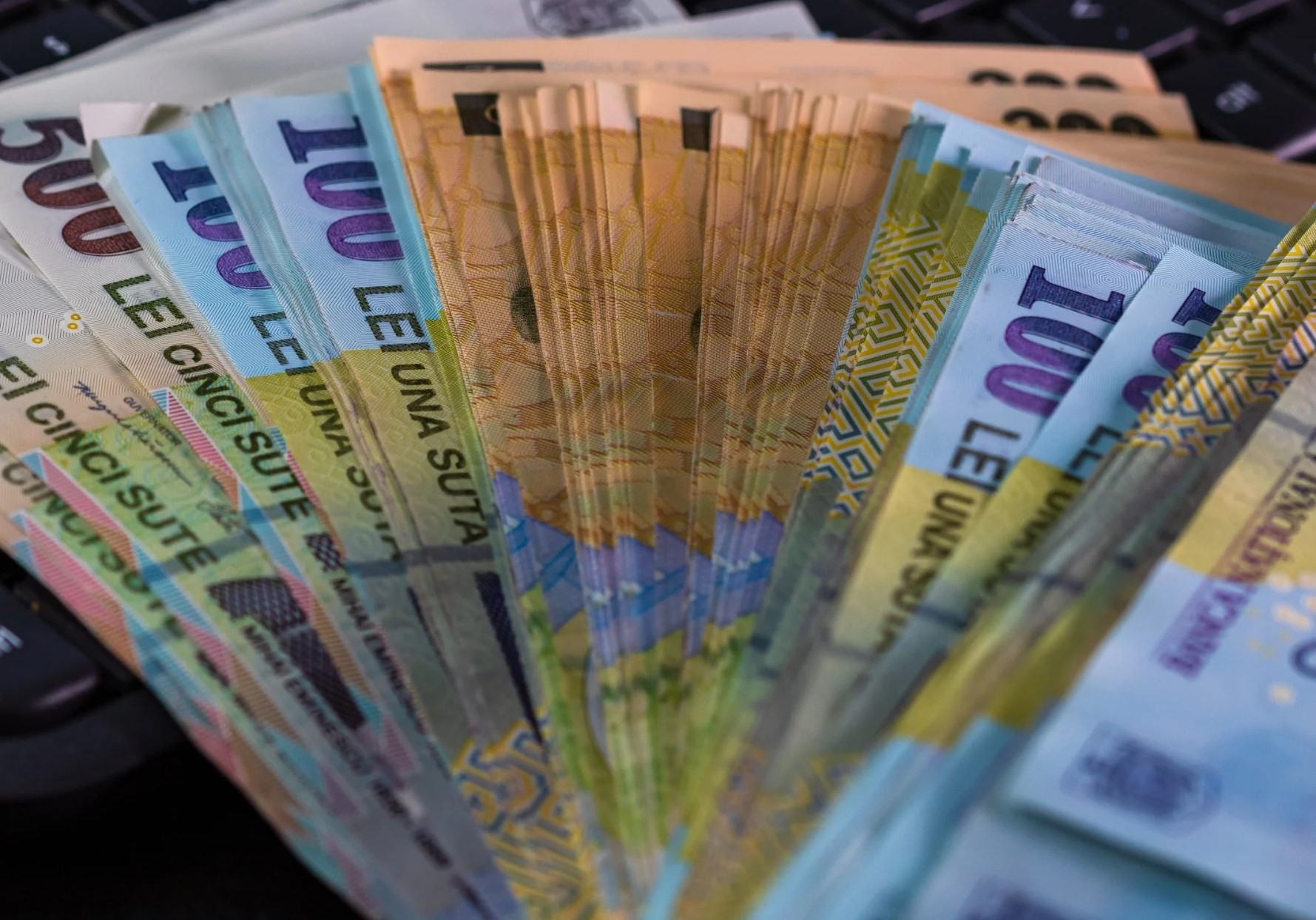 Datoria publică a depășit 1.200 de miliarde de lei. Statul se împrumută tot mai mult