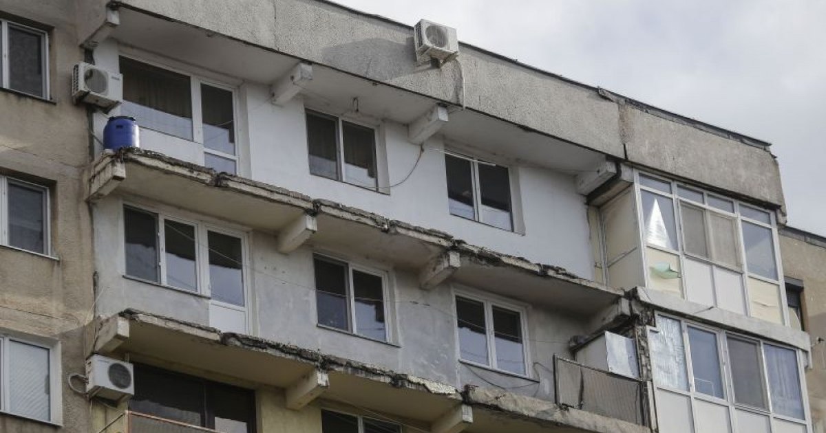 Impozit pe clădire dublat pentru proprietarii cu balcoane închise fără autorizație