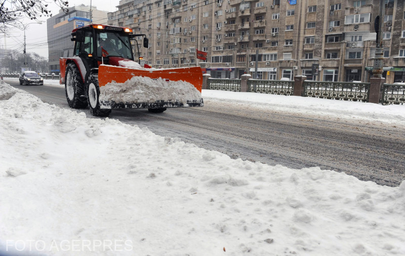 Condiții de iarnă pe drumurile montane Transfăgărășan și Transalpina din cauza ninsorilor