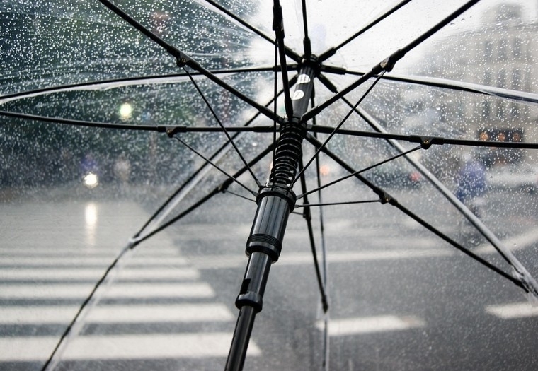 Avertismente meteorologice pentru vânt puternic, ploi și ninsori în România până pe 20 octombrie