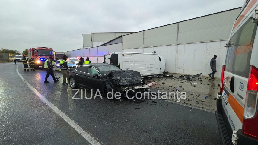 Accident grav pe DN 22 în județul Constanța: 9 persoane rănite în urma coliziunii dintre un microbuz și o mașină