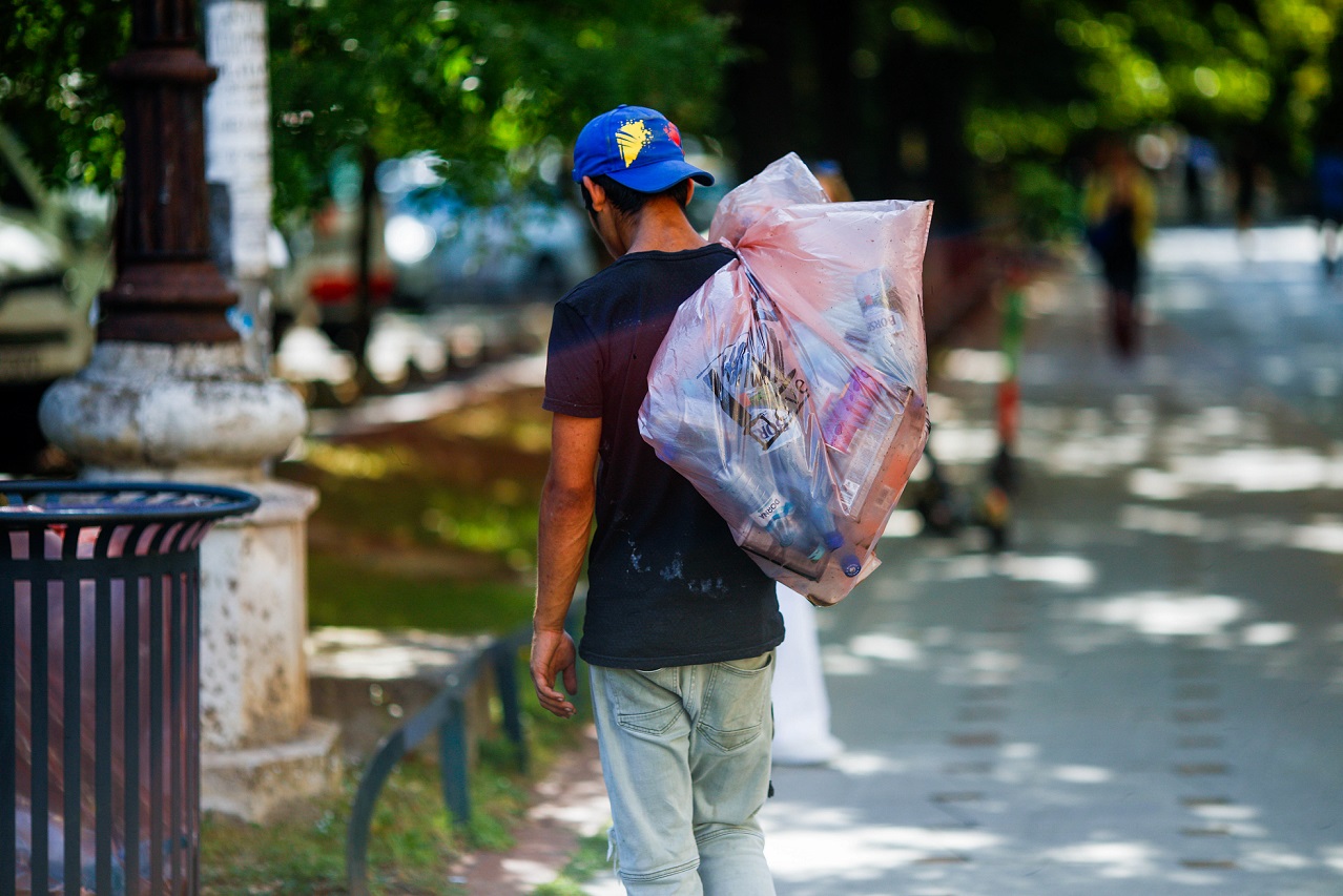 Ambalajele cu garanție pot fi returnate și în școli sau primării, conform unui nou proiect de lege