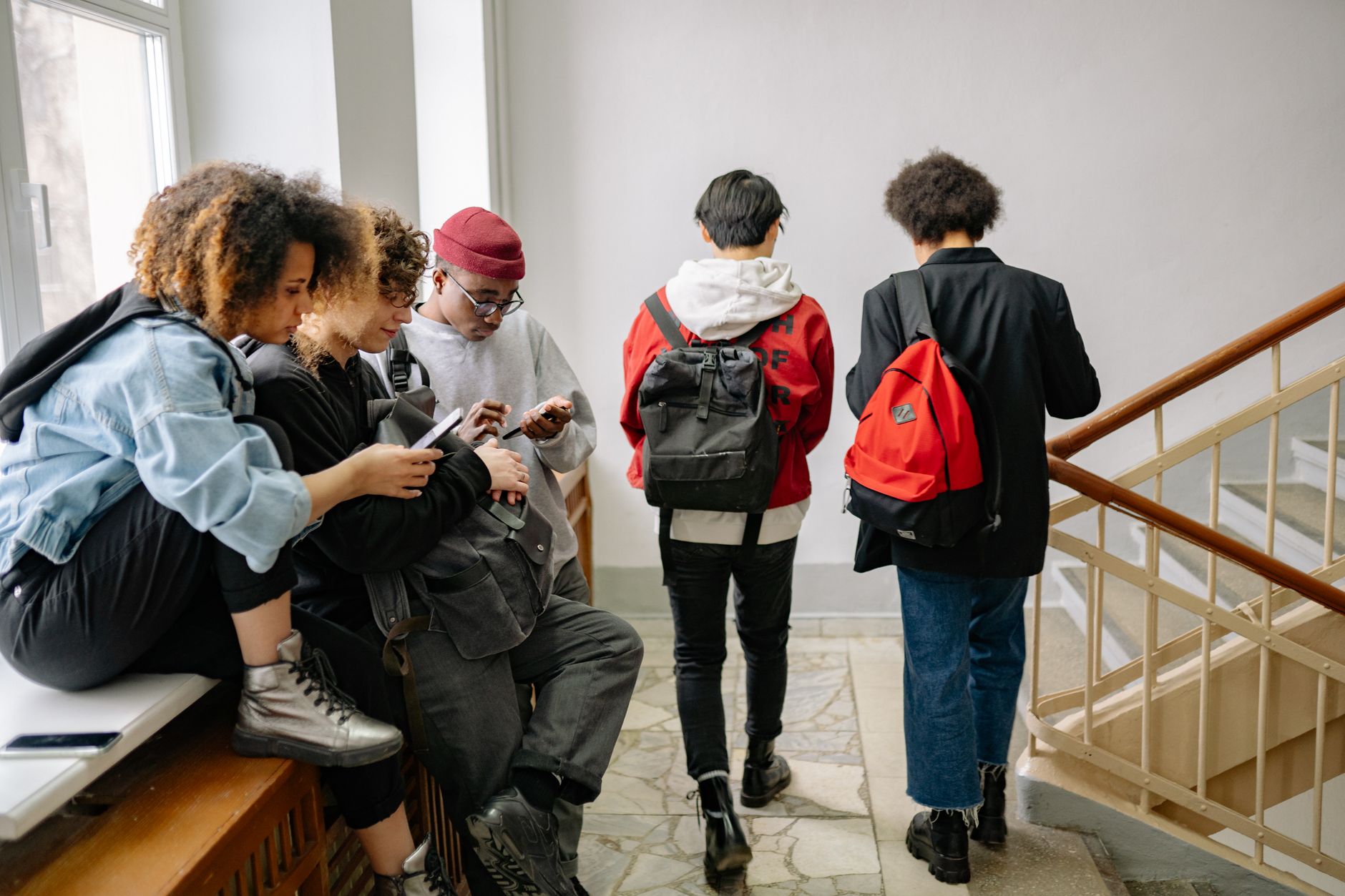 Ministerul Educației lansează „Studenția de la A la Z”, un ghid digital pentru elevi și studenți