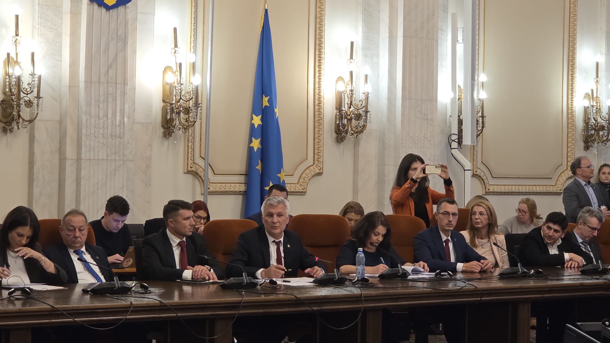 Daniel Zamfir propune măsuri pentru industria auto și vrea să viziteze Uzina Dacia