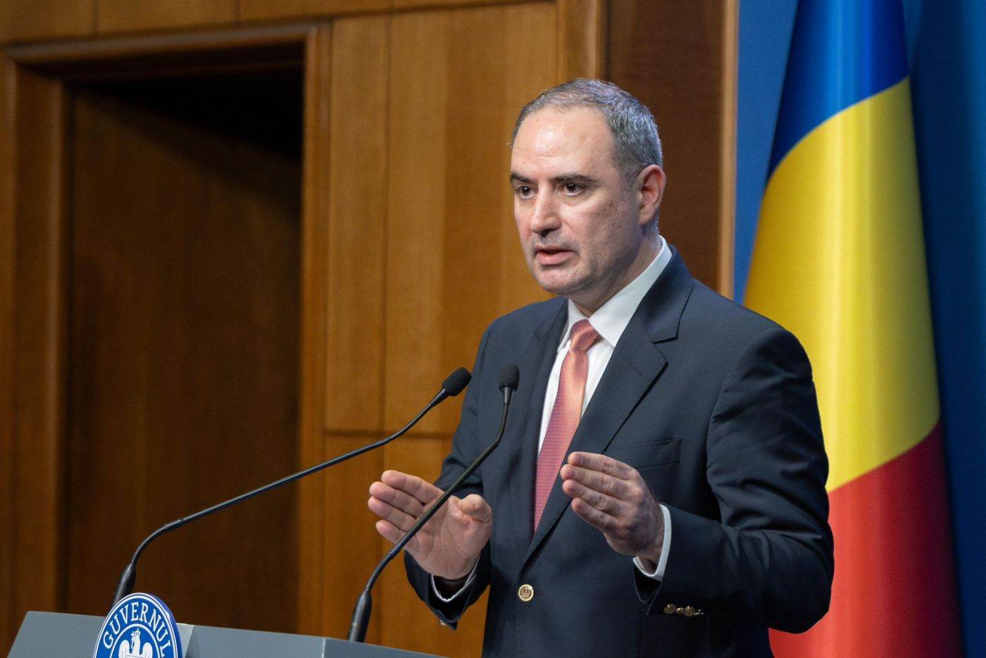 Deficitul bugetar a scăzut la 3,82% din PIB după primele nouă luni ale anului 2026