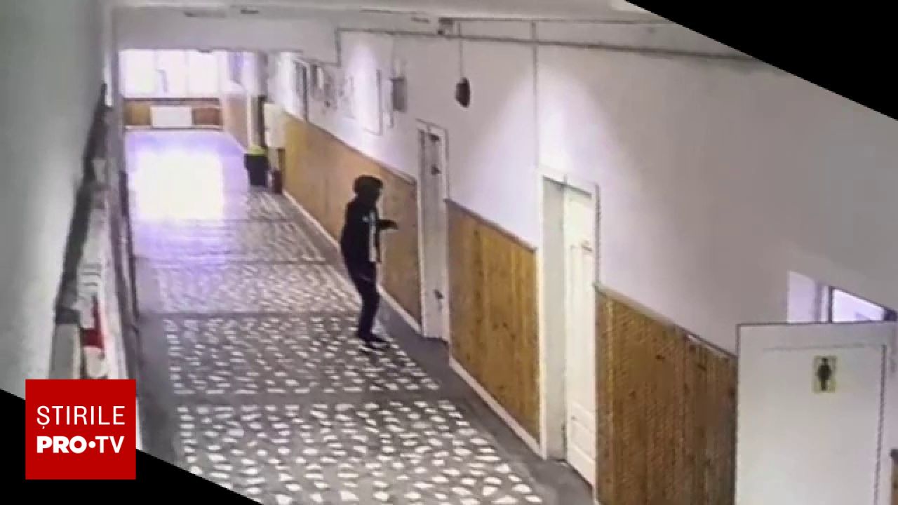 Minorul de 13 ani care a atacat la școala din Bistrița a fost transferat la Psihiatrie infantilă
