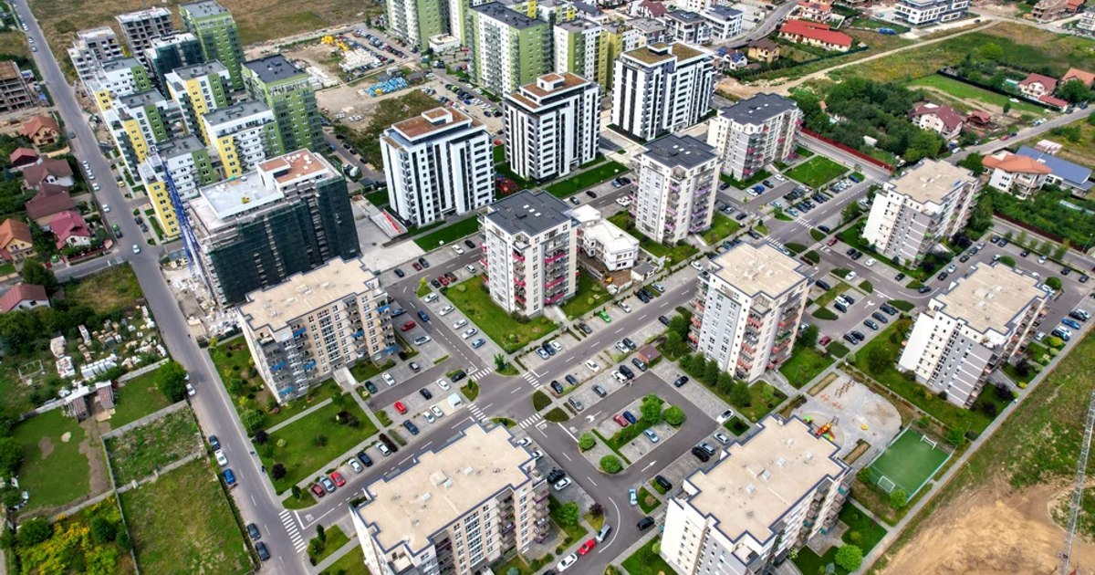 Amânarea impozitării caselor și terenurilor după valoarea de piață. Nu se aplică în 2027