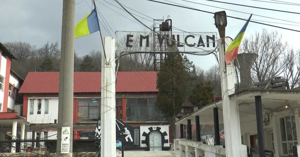 Protest la Mina Vulcan: Minerii refuză să iasă din subteran din cauza salariilor mai mici