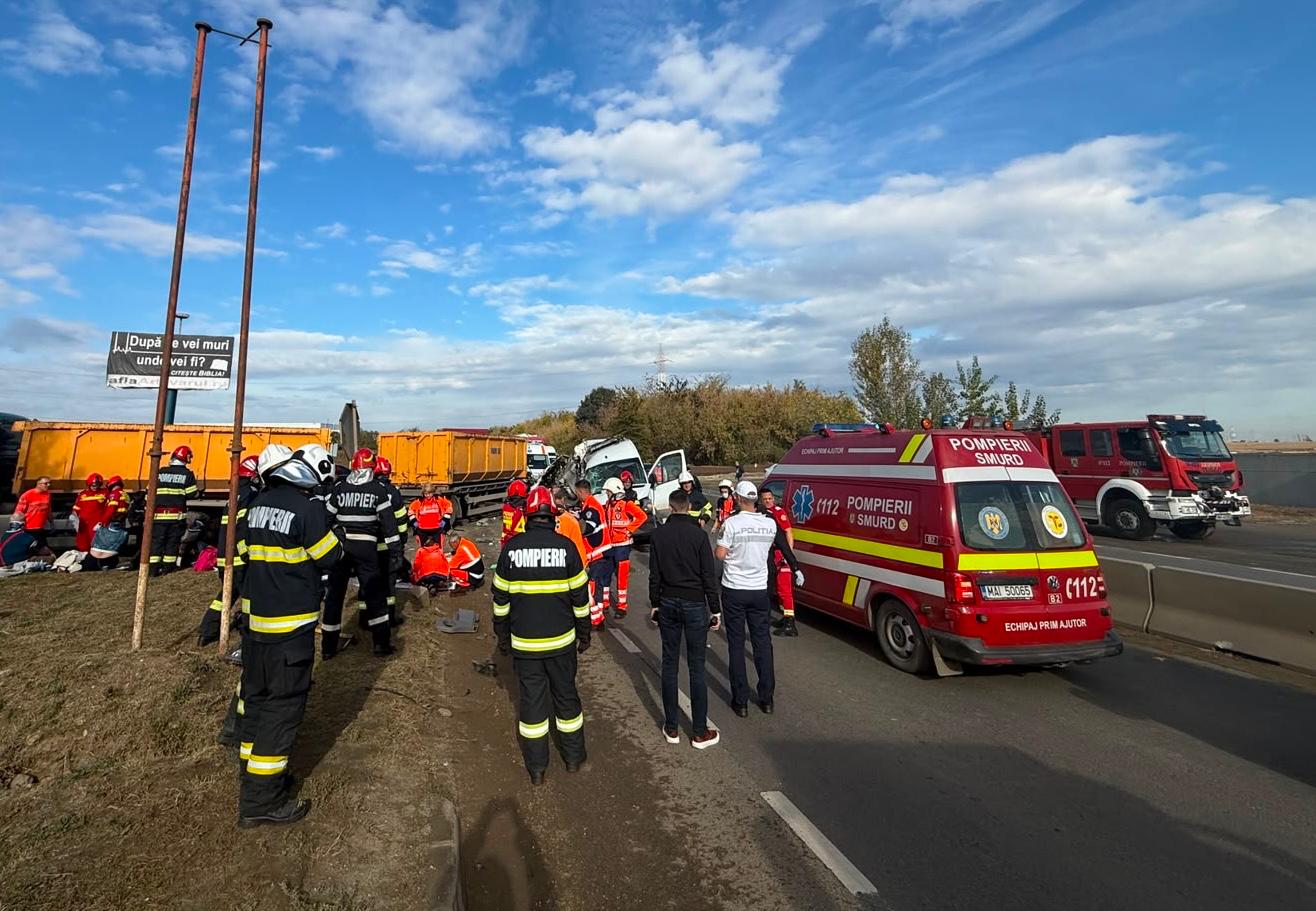 Accident mortal pe DN 7, în zona Buftea: un microbuz cu 16 persoane s-a ciocnit cu o autobasculantă