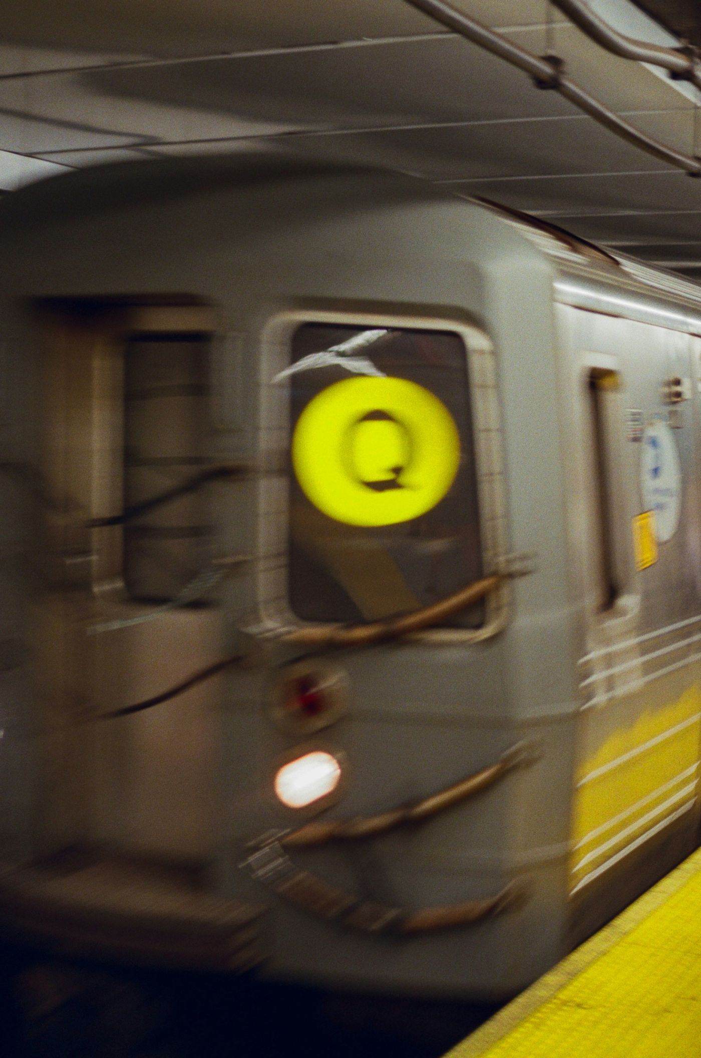 Circulația pe Magistrala 2 a metroului a fost restabilită după un incident la stația Constantin Brâncoveanu