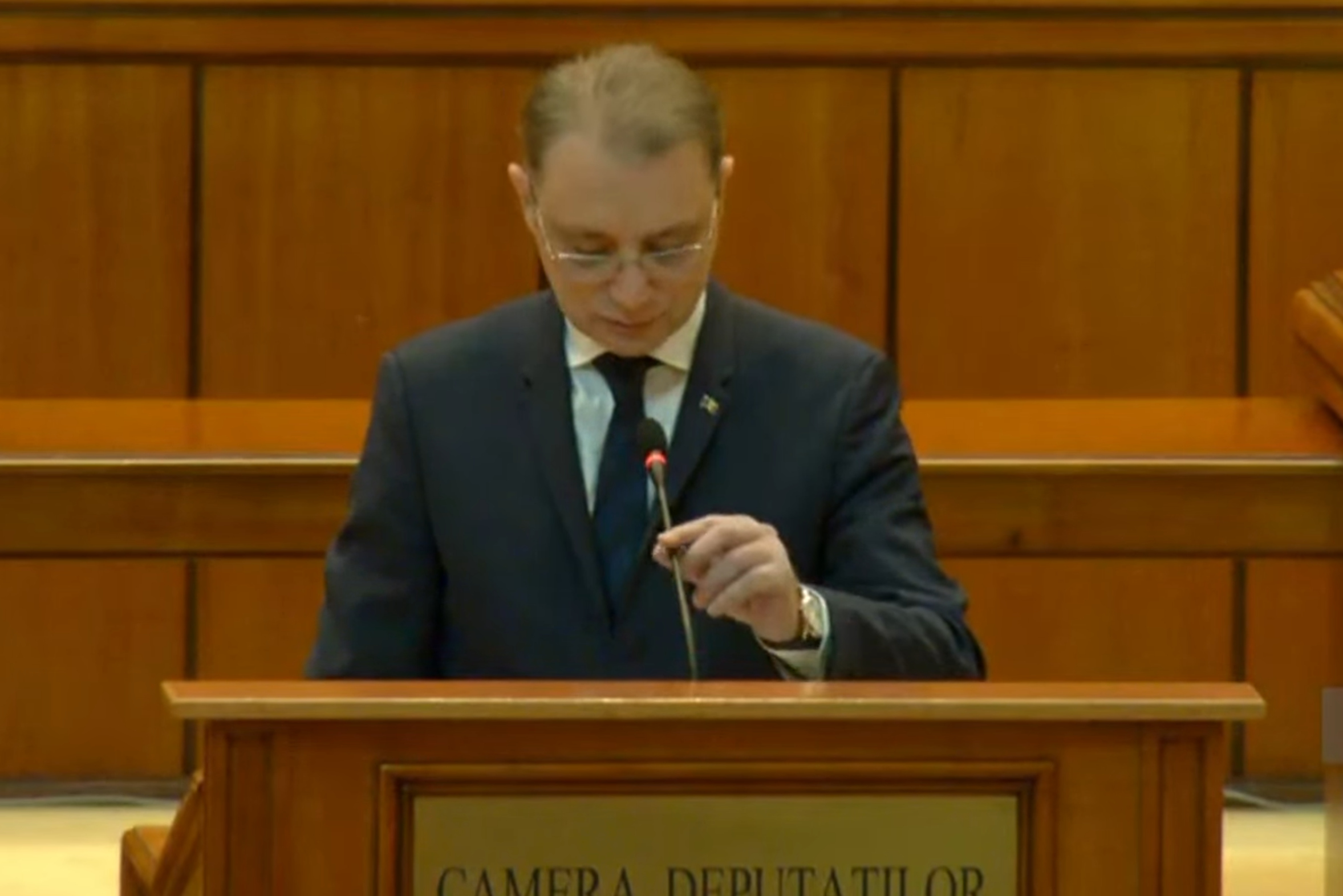Guvernul Luca Niculescu solicită votul de încredere: promisiuni de indexare a pensiilor începând cu 2027