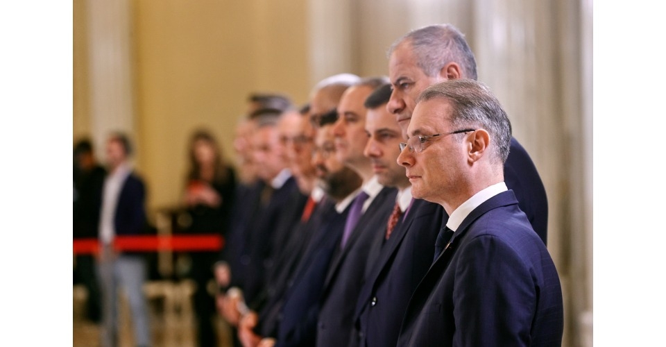 Premierul Luca Niculescu nu a oferit garanții privind lipsa taxelor noi: „Vedem cum stăm cu cifrele”