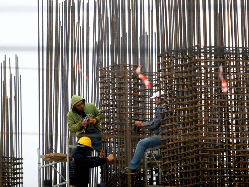Salt masiv în sectorul construcțiilor: activitatea a crescut cu 40% în luna august