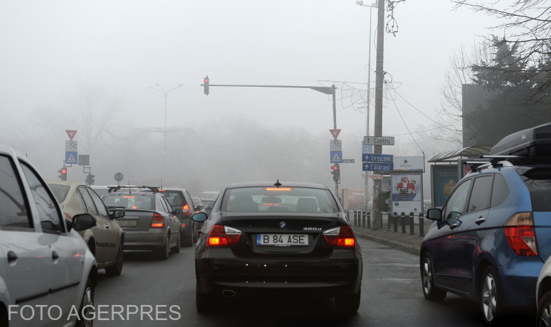 Circulația oprită pe DN 7 după un incendiu și vizibilitate redusă din cauza ceții pe mai multe drumuri naționale