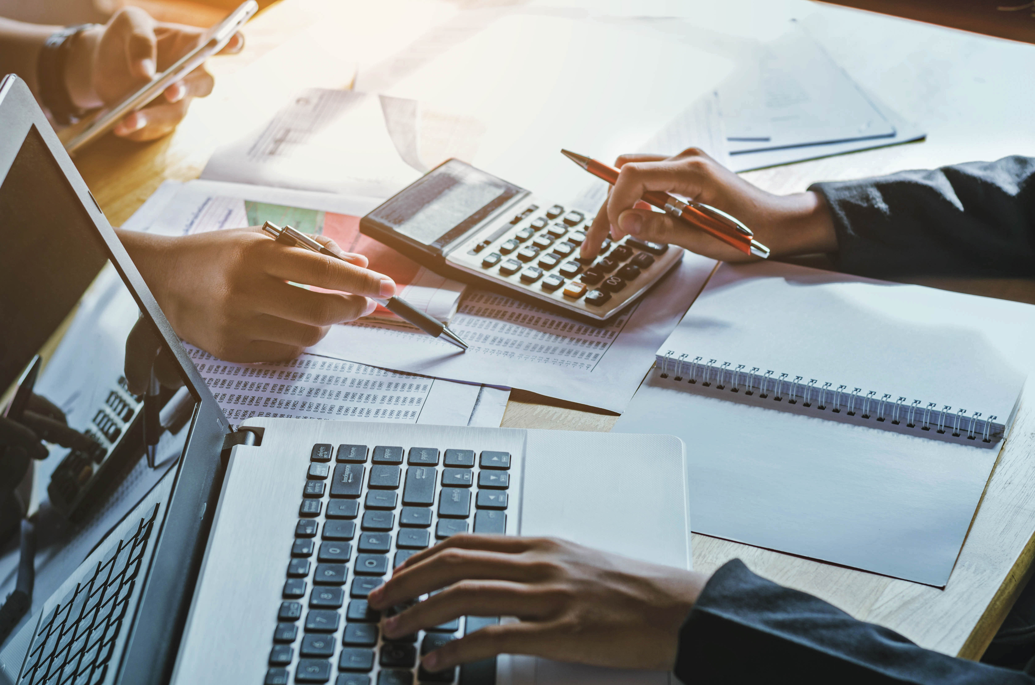 Economiștii propun un moratoriu fiscal de 3-5 ani pentru a recâștiga încrederea investitorilor în România