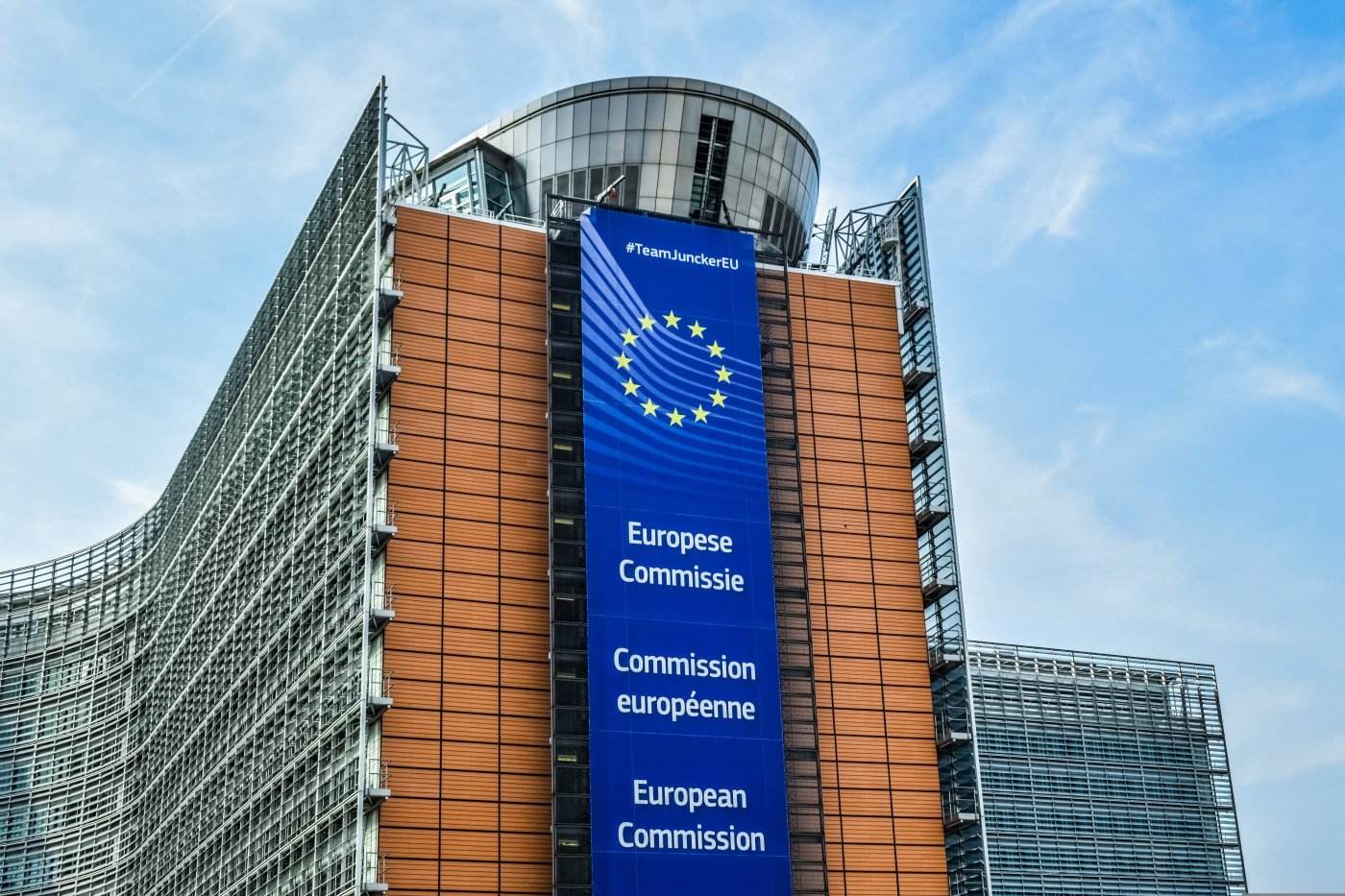 Comisia Europeană lansează o investigație oficială asupra Booking.com pentru fraude și lipsă de transparență
