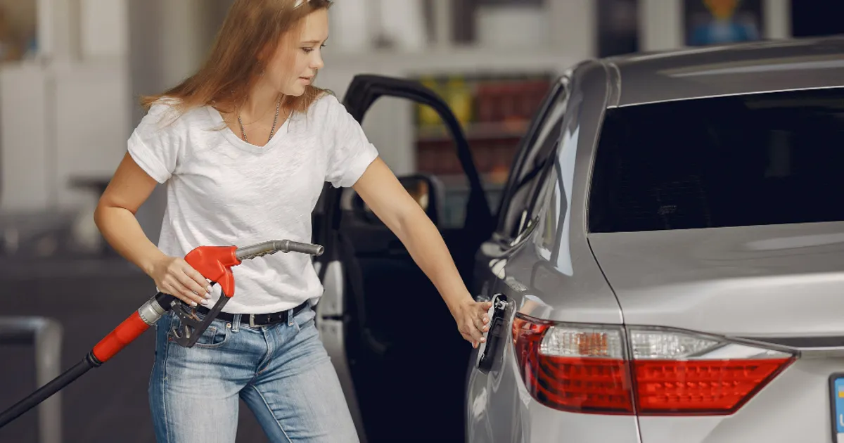 Riscul unei penurii de motorină în România: rezervele de 90 de zile nu garantează aprovizionarea la pompă