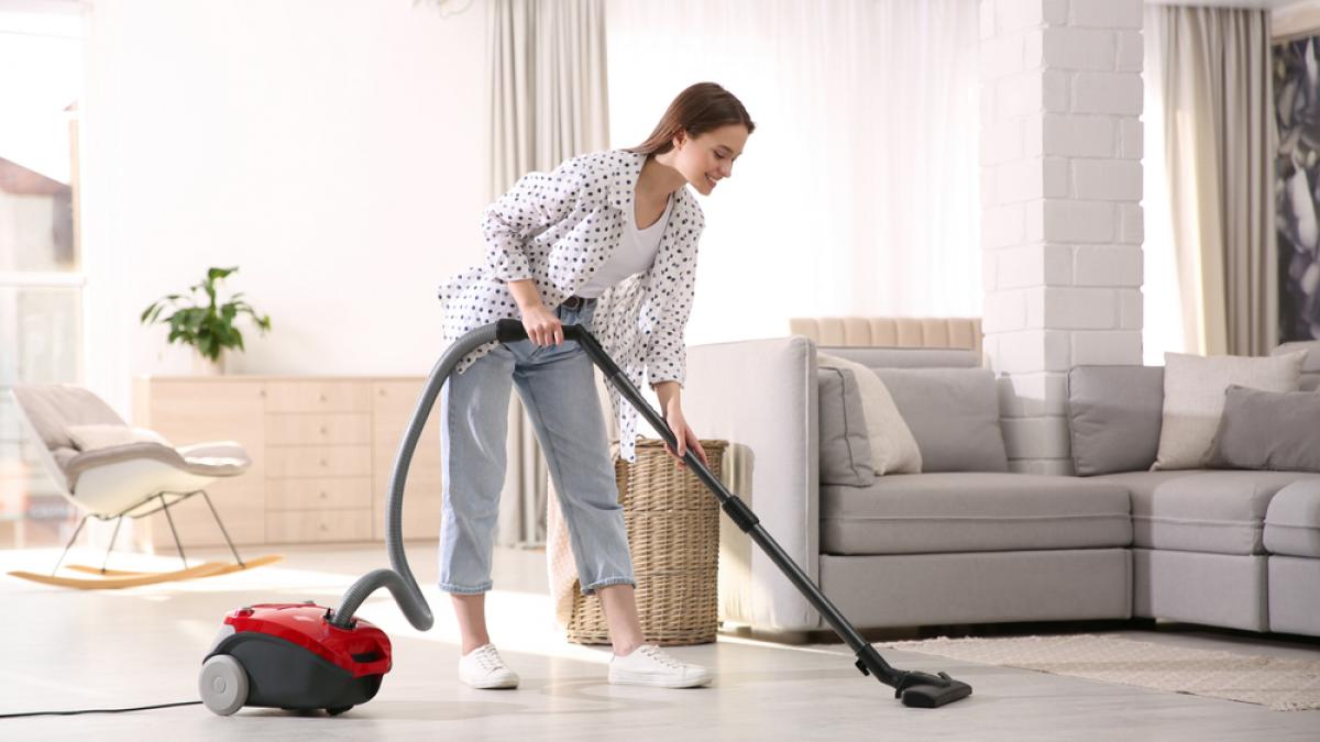 Airbnb schimbă regulile de check-out: turiștii nu vor mai fi obligați să spele vasele sau să schimbe lenjeria