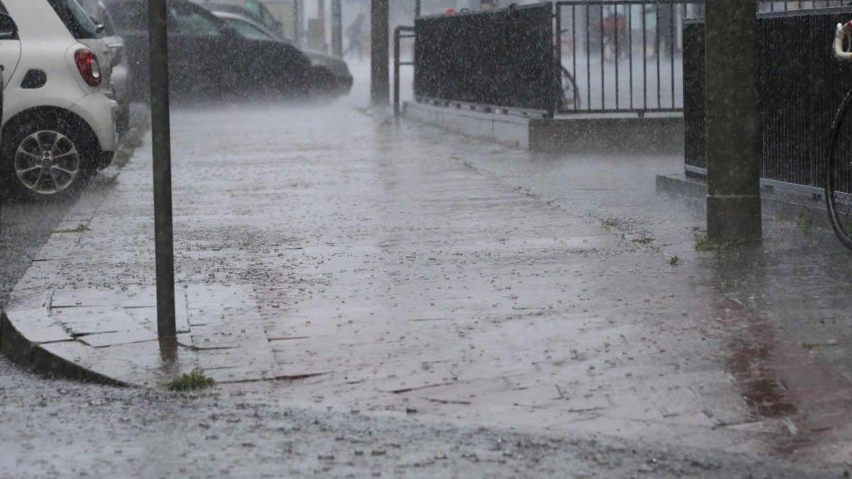 Avertisment meteo: Ploi, grindină și vânt puternic în România, urmate de scăderi de temperaturi