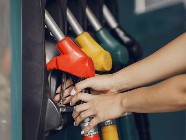 România riscă o penurie de motorină în contextul prețurilor record de la începutul anului